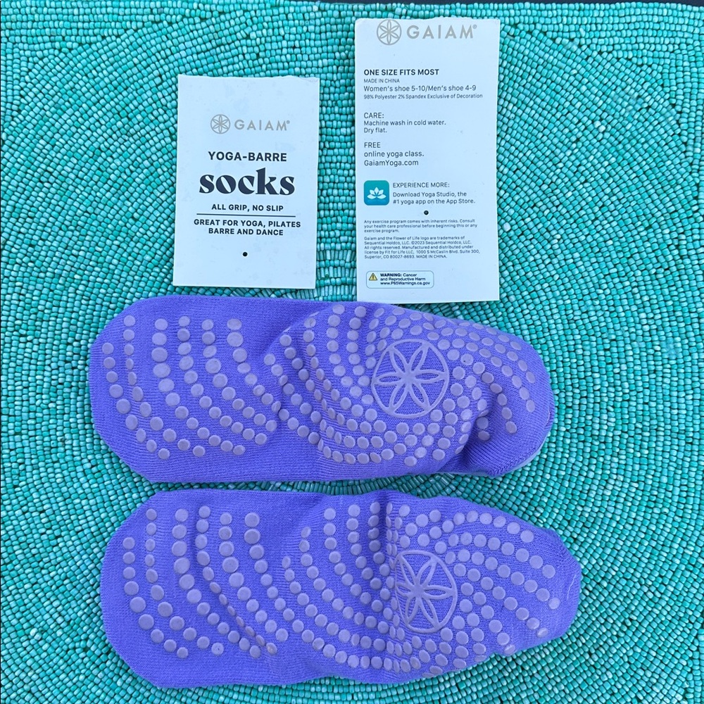 GAIAM Lavender Yoga Socks-brand new/never used-originally packed. - Picture 15 of 17